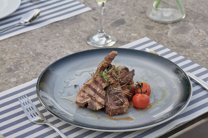 Dining 74 of 110
