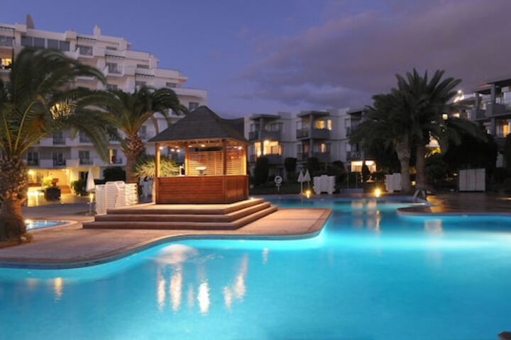 Pool Hotel