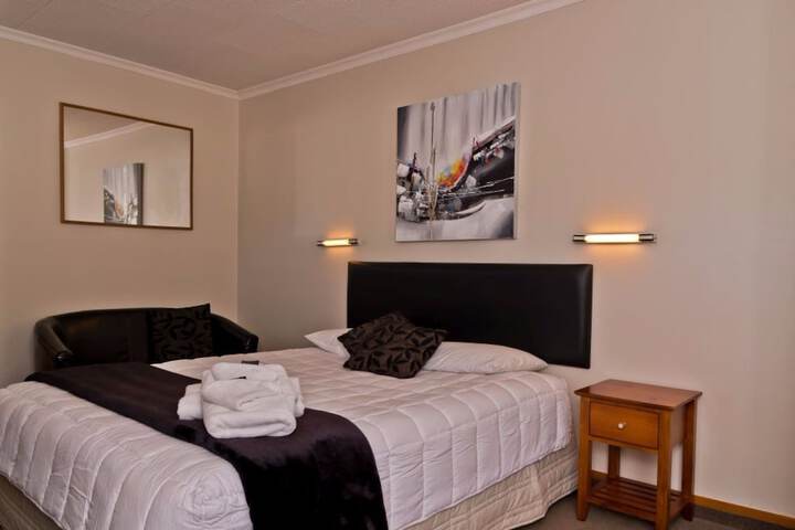 Room 16 of 50