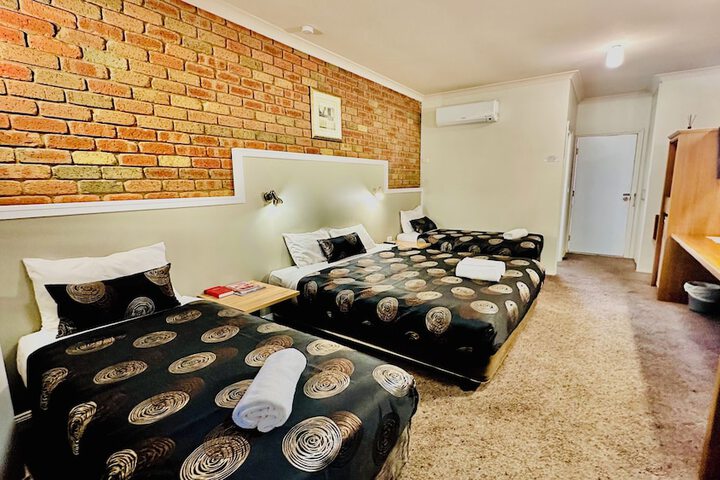 Room 9 of 21