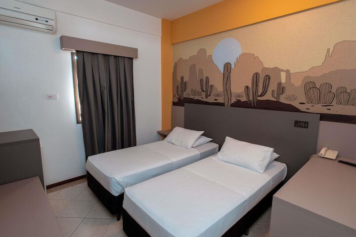 Room 10 of 121