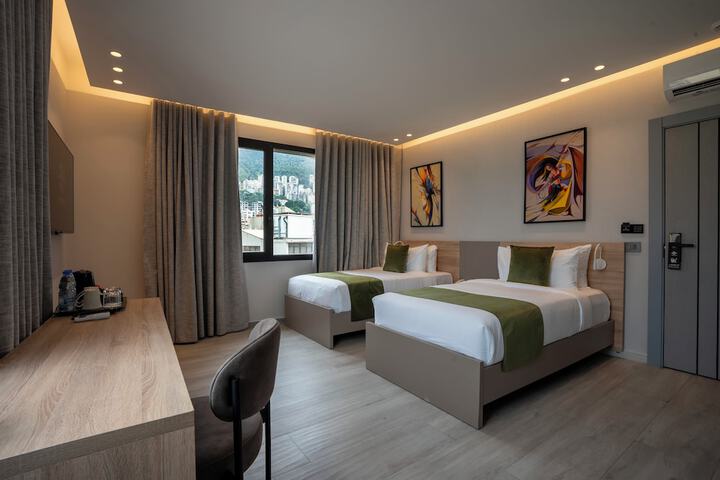 Room 6 of 38
