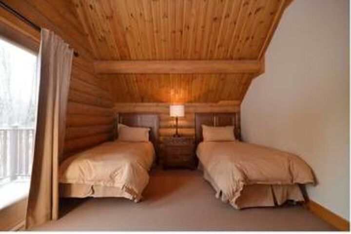Room 6 of 14