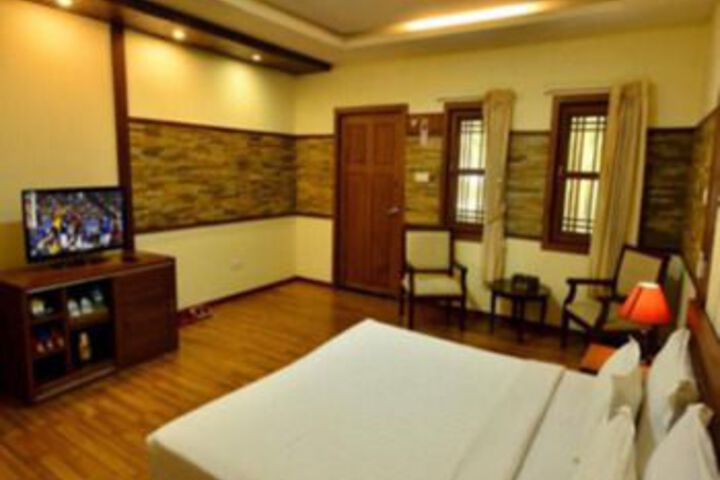 Room 11 of 20