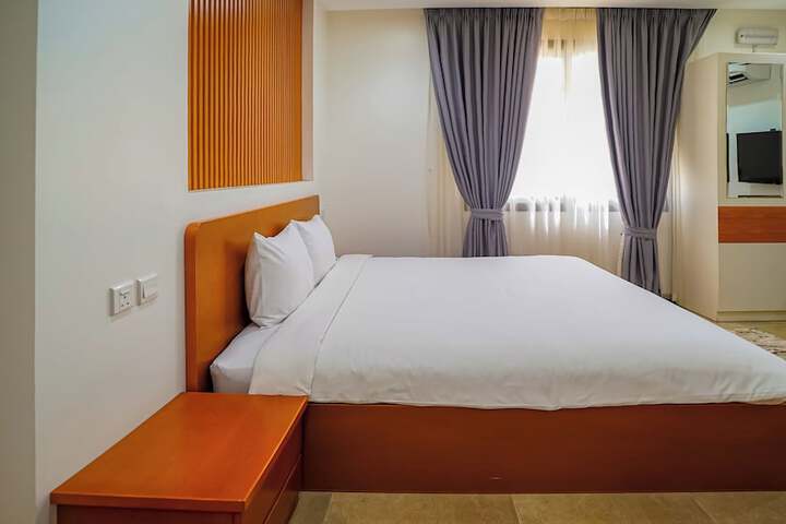 Room 6 of 47