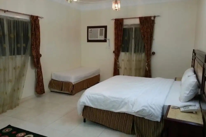 Room 6 of 27
