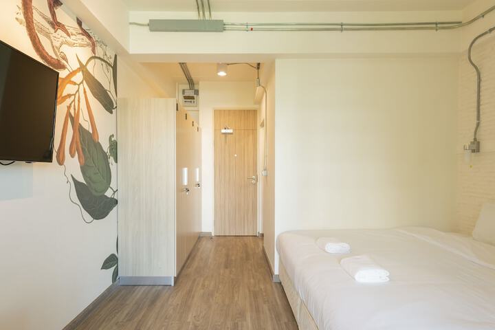 Room 33 of 112