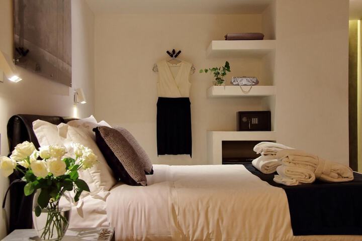 Room 17 of 33