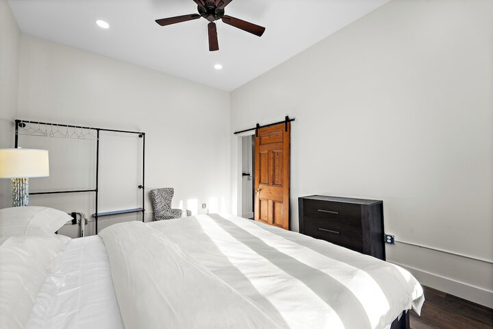 Room 5 of 191
