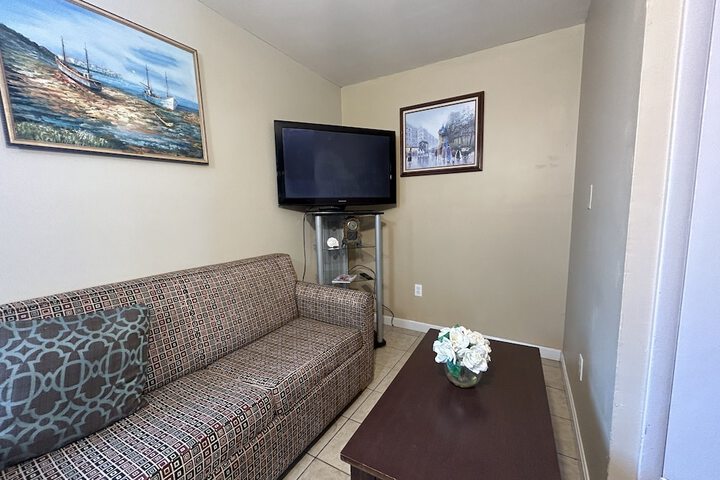 Room 26 of 138