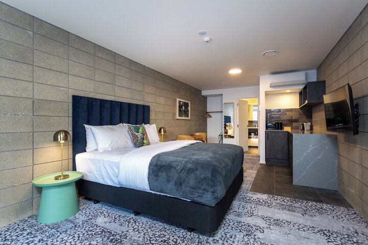 Room 44 of 111