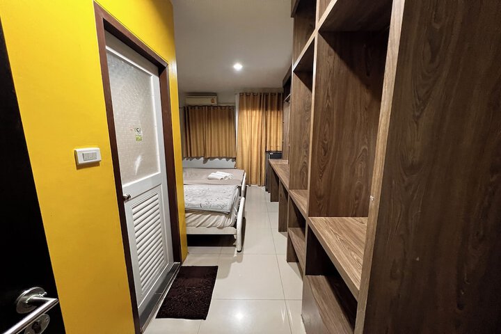Room 33 of 41
