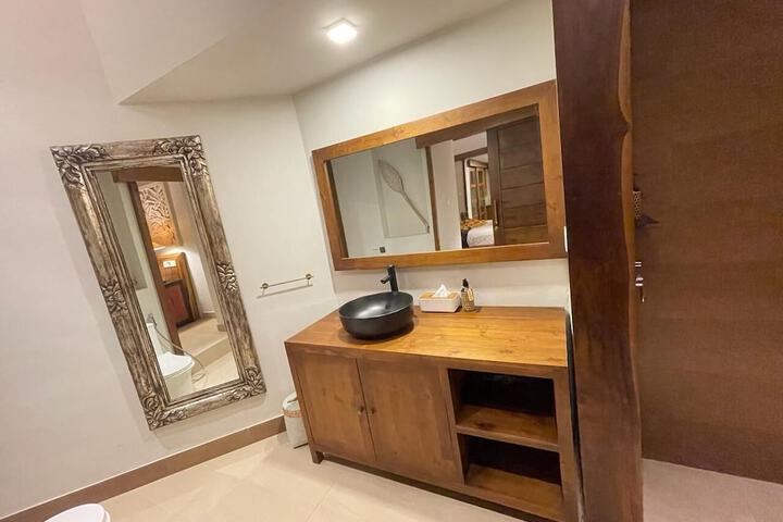 Room 93 of 143