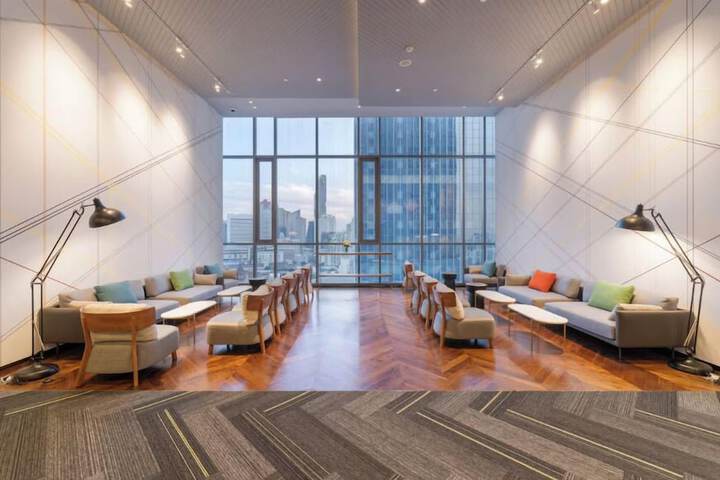 Business Center 64 of 67