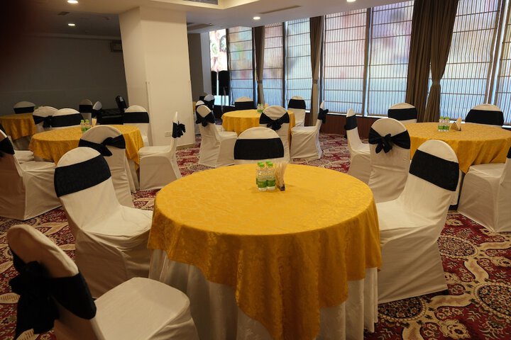 Ballroom/Hall 25 of 30