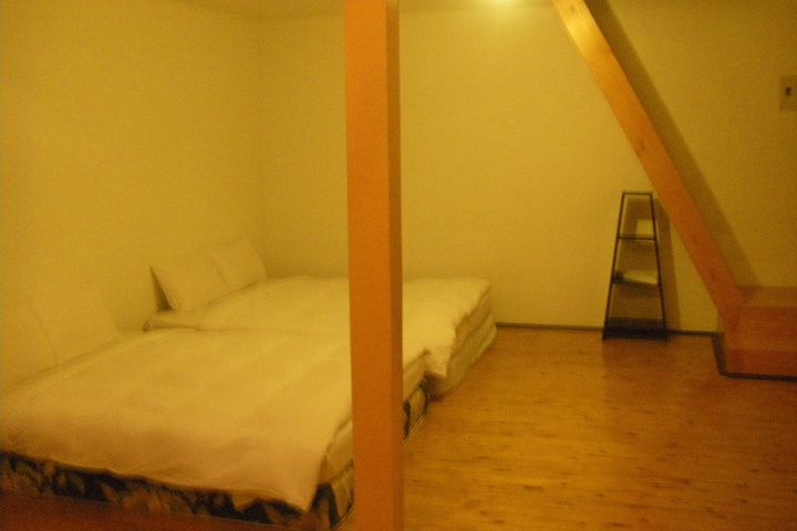 Room 7 of 43