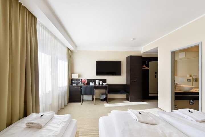 Room 14 of 35