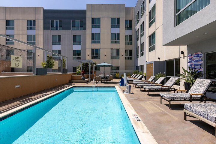 Pool 52 of 66