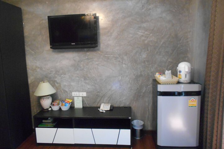 Room 17 of 49