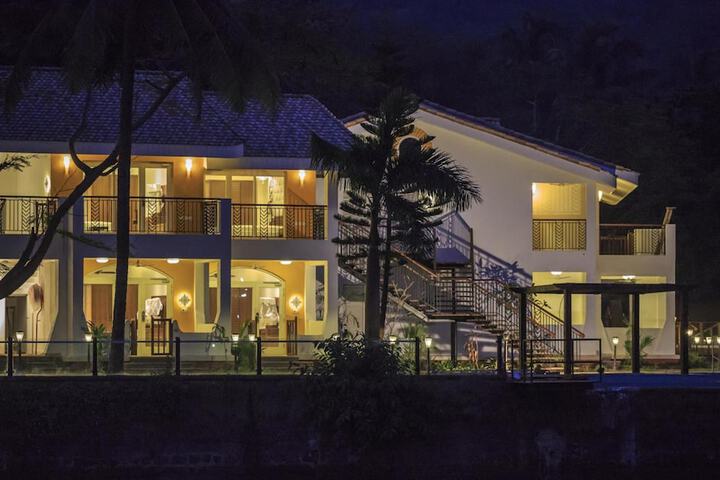 Hotel 52 of 69