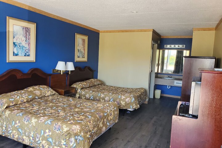 Standard Room, King or Two Doubles (1 of 5)