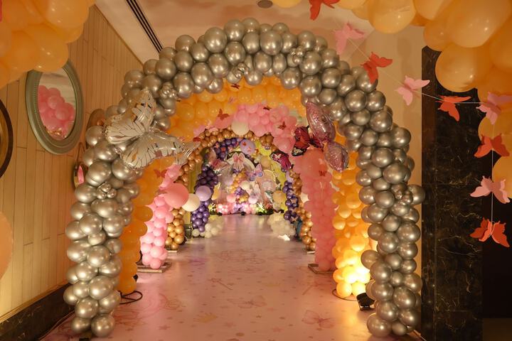 Ballroom/Hall 72 of 112