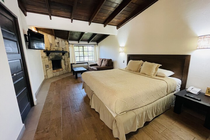 Room 6 of 43