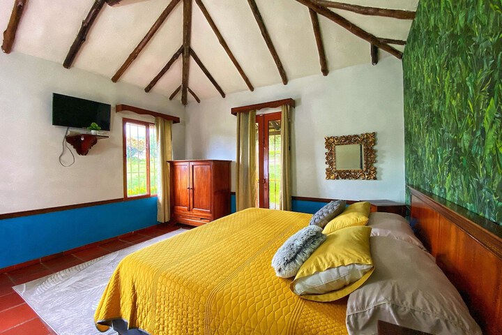 Room 3 of 89