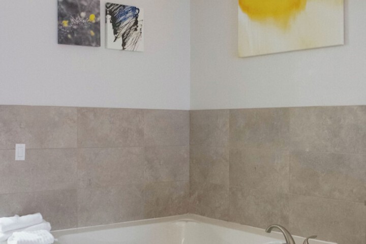 Jetted tub