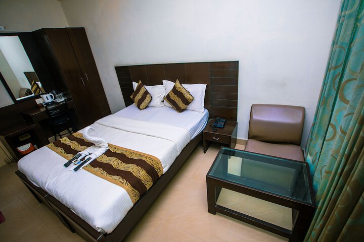 Room 5 of 30