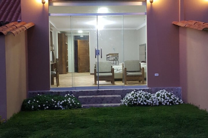Hotel Exterior 10 of 14