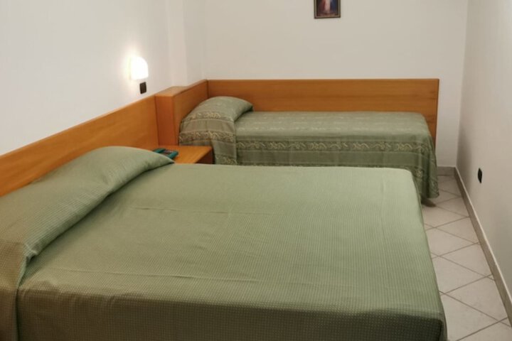 Room 10 of 51