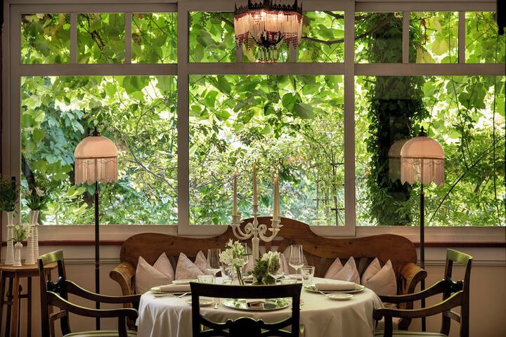 Dining 53 of 75