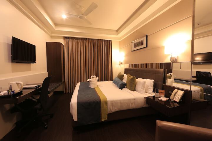 Room 2 of 12