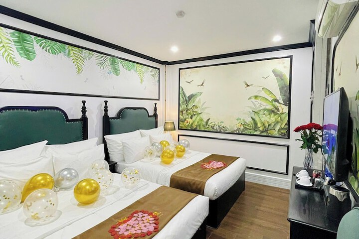 Room 77 of 113