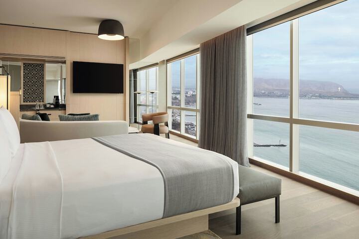 Room 34 of 196