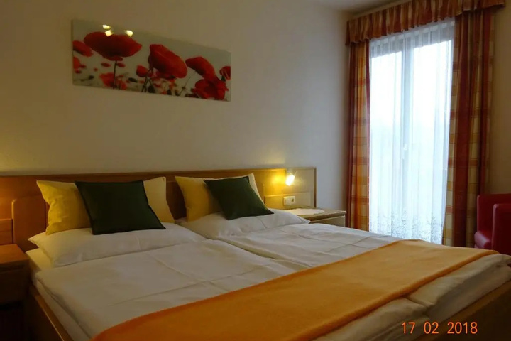 Room 5 of 13