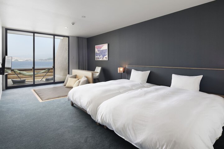 Room 28 of 173