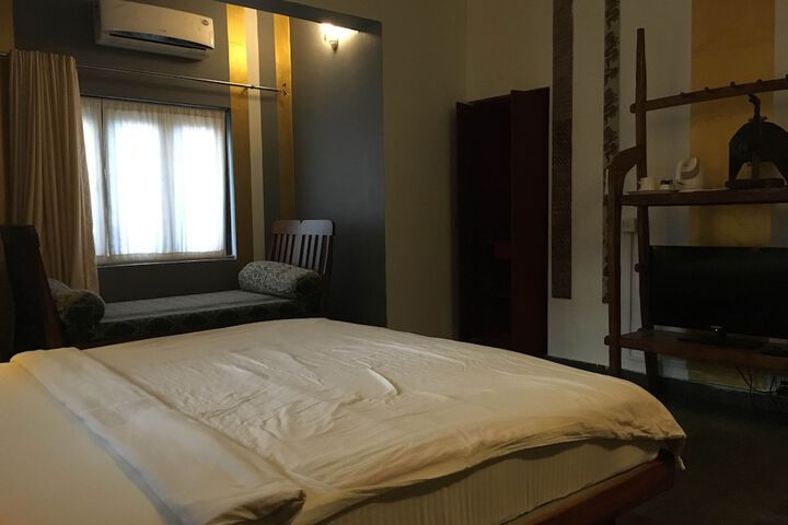 Room 6 of 30