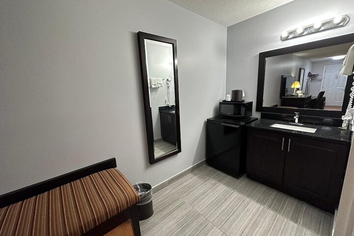 Room 16 of 24