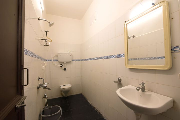 Room 18 of 25
