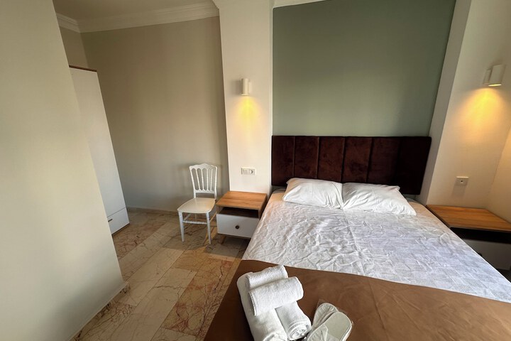 Room 62 of 171