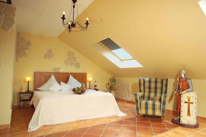 Room 12 of 36