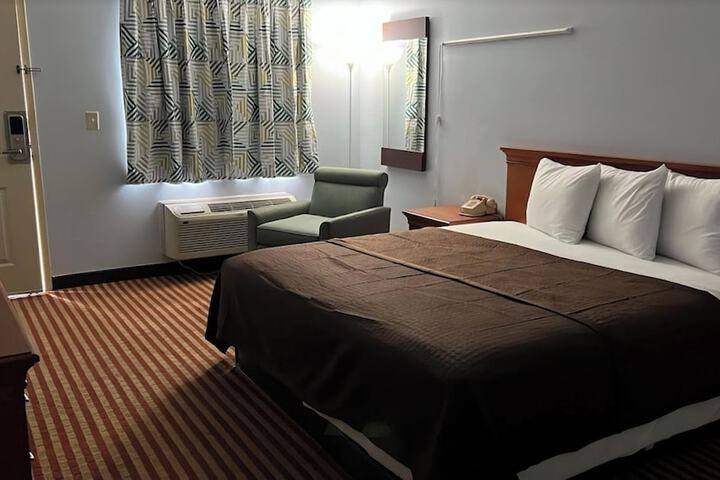 Room 37 of 74