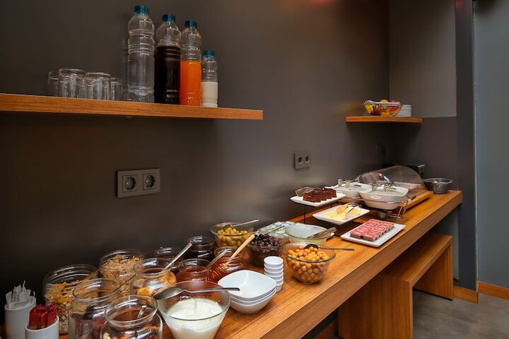 Breakfast/Coffee Service 35 of 44