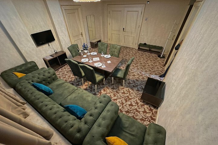 Room 5 of 13