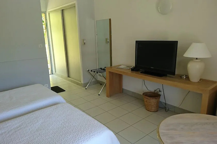 Room 3 of 14