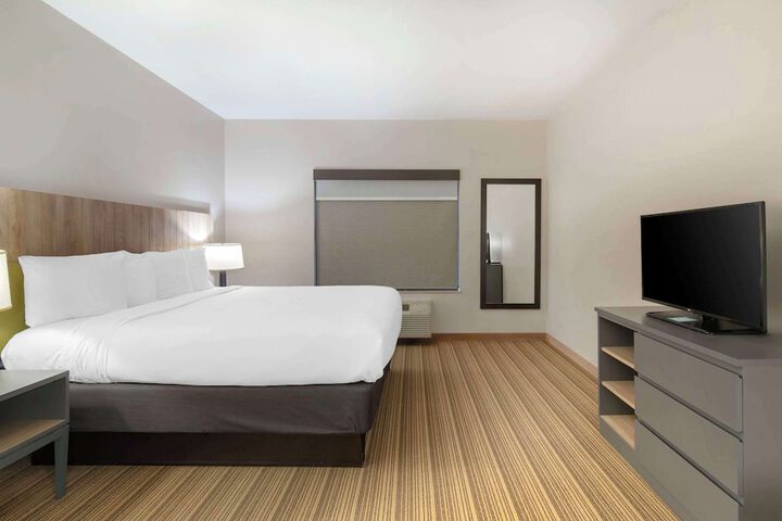 1 King Bed (20 of 20)