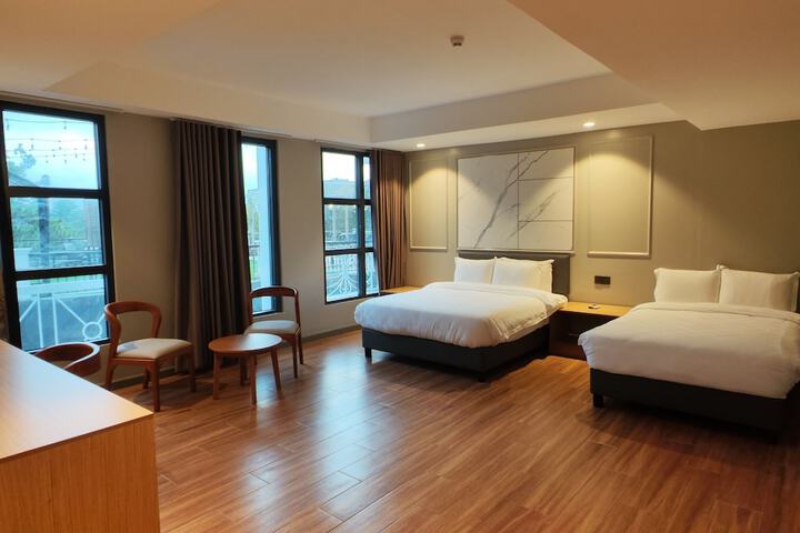 Room 25 of 54