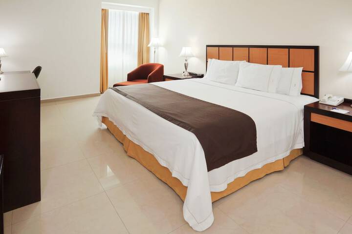 Room 6 of 91